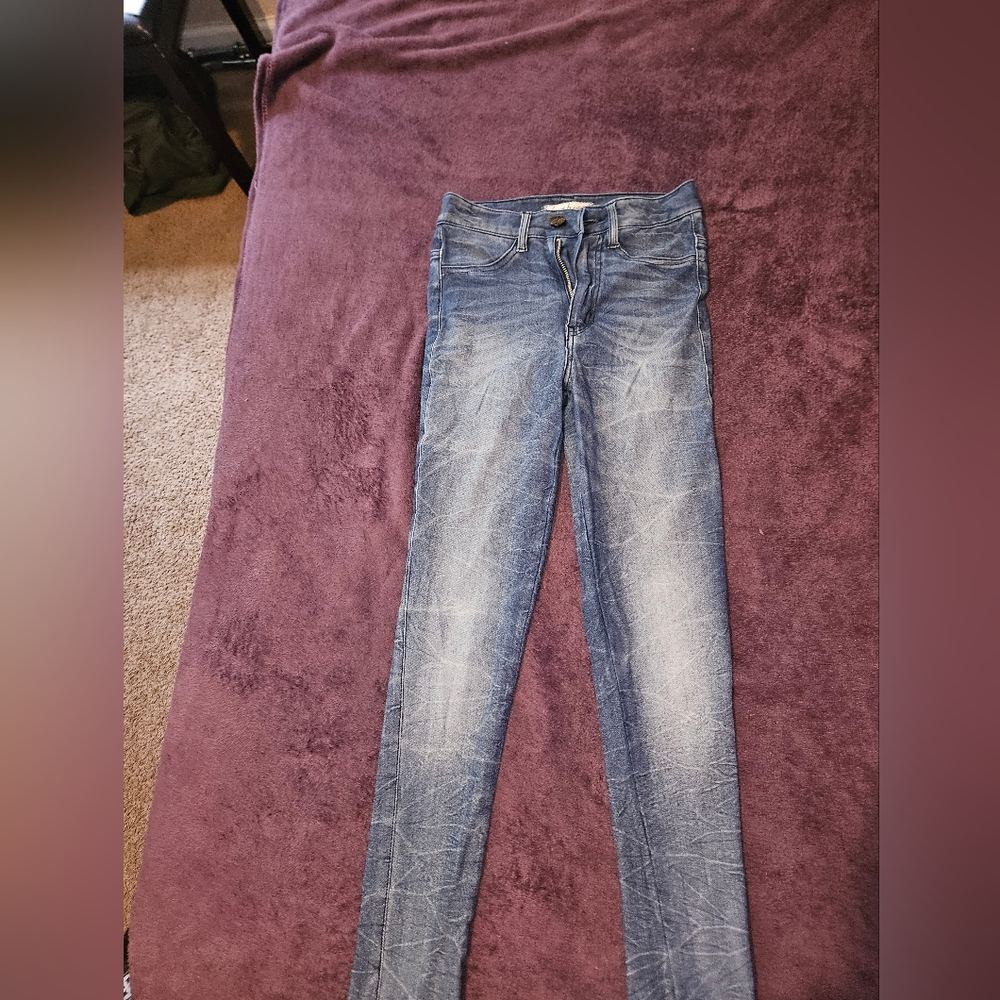 Ladies Distressed jeans